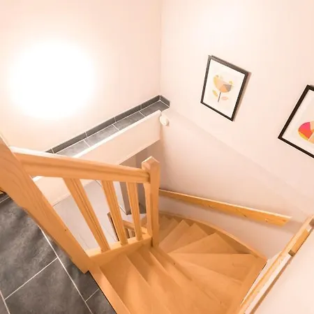 Au Detour Des Places Apartment
