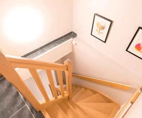 Au Detour Des Places Apartman